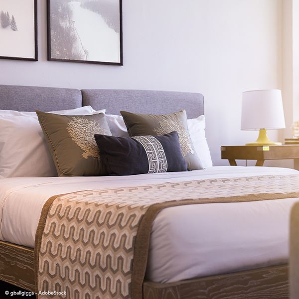 Una habitación de hotel.