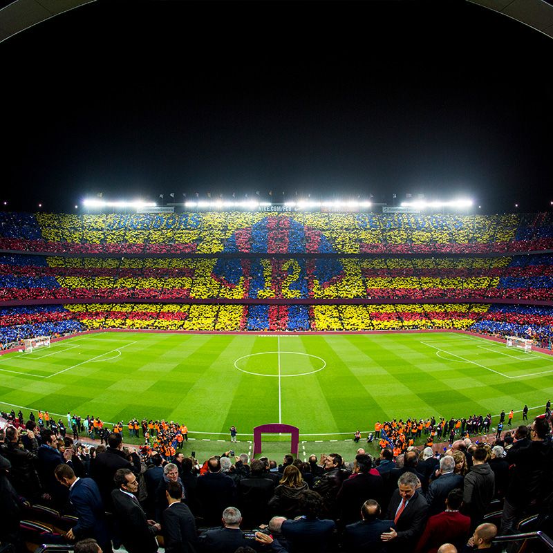Ambiance du stade pendant un match du FC Barcelone.