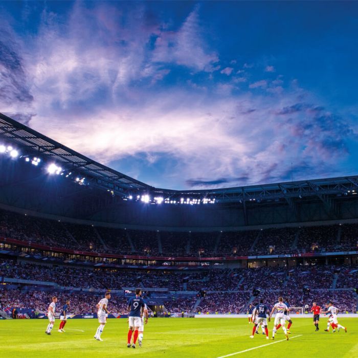 Ambiance du stade de l'Equipe de France pendant un match.