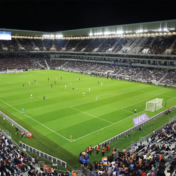 Ambiance du stade de FC Girondins de Bordeaux durant un match. 