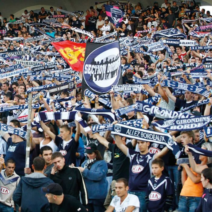 Supporters de FC Girondins de Bordeaux durant un match.