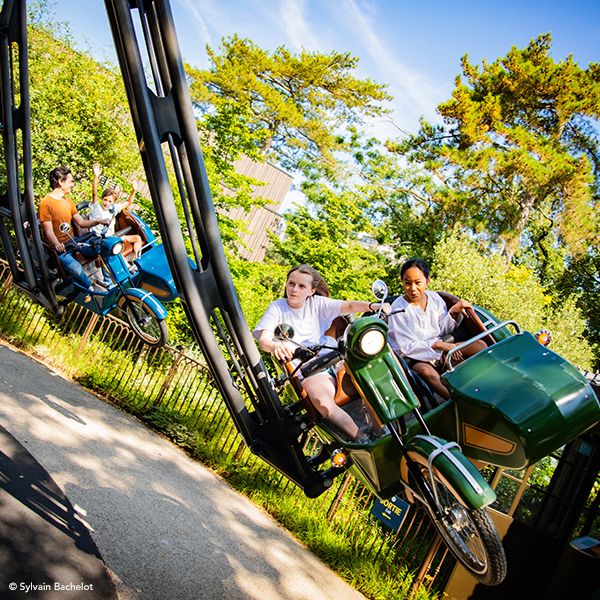 Attraction du Jardin d'Acclimatation.