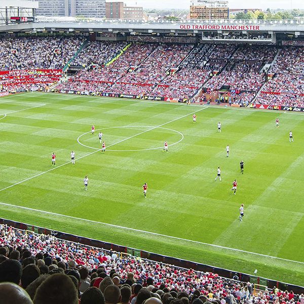 Ambiance du stade durant un match du Manchester United.