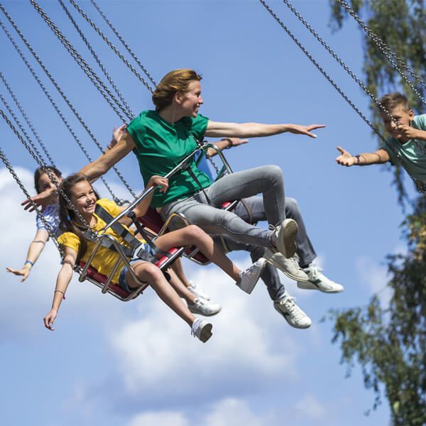 Une attraction au Walibi Belgique.