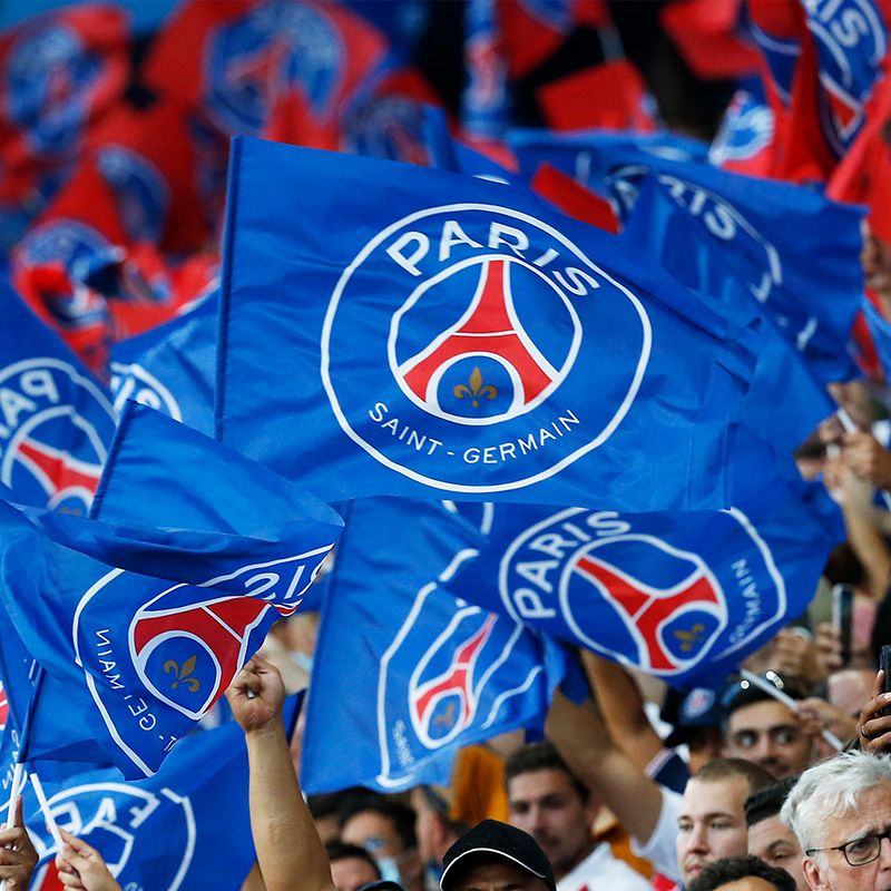 Drapeaux du PSG.