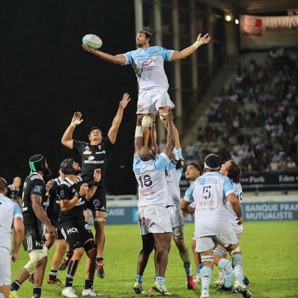 Joueurs de l'Aviron Bayonnais pendant un match.