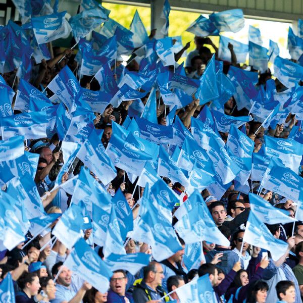 Supporters de l'Aviron Bayonnais pendant un match.