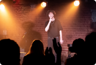 noel25_planches_onemanshow_AdobeStock_supamotion